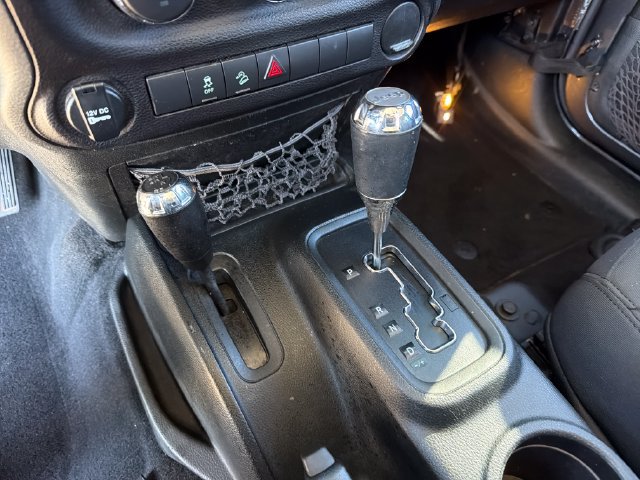 Used 2018 Jeep Wrangler Unlimited Sport w/ Connectivity Group AWD/4WD image 14