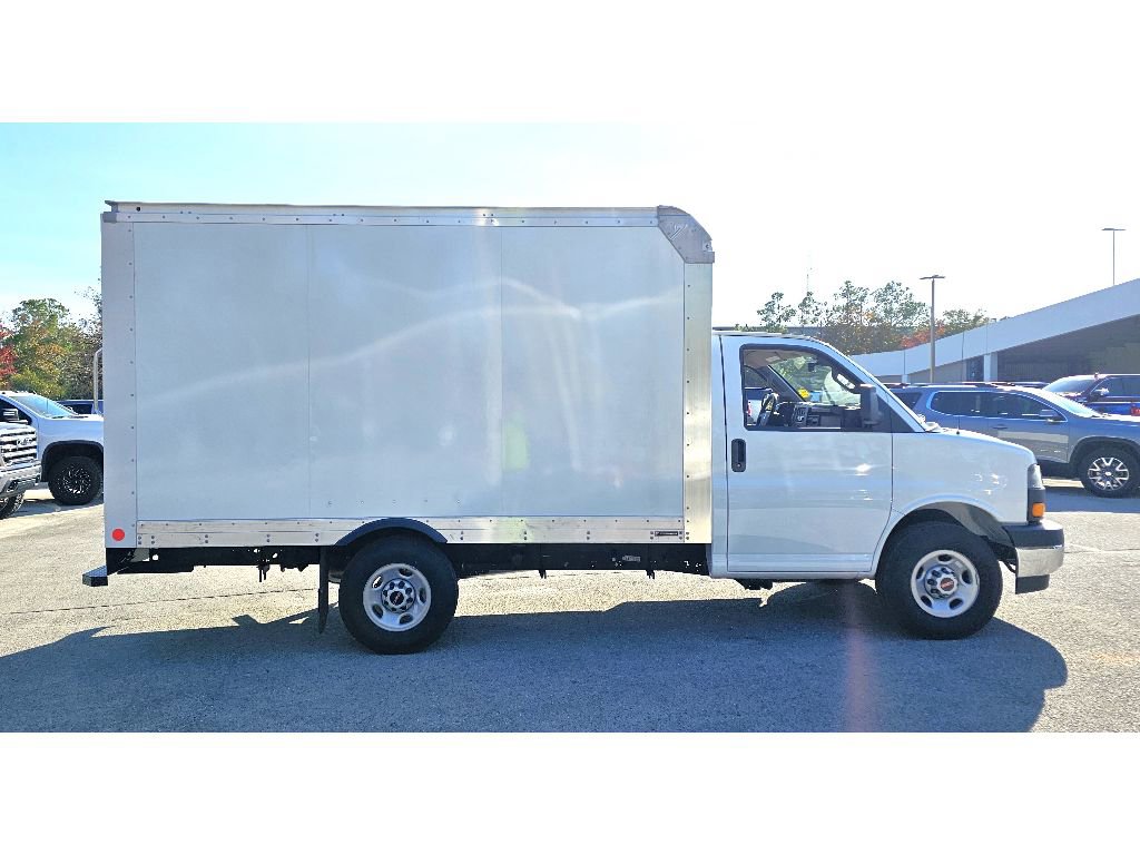 New 2025 GMC Savana 3500 w/ Power Convenience Package RWD image 9