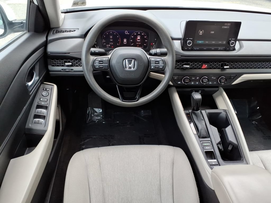 Used 2023 Honda Accord EX image 7