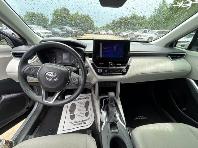 Used 2024 Toyota Corolla Cross LE FWD image 13