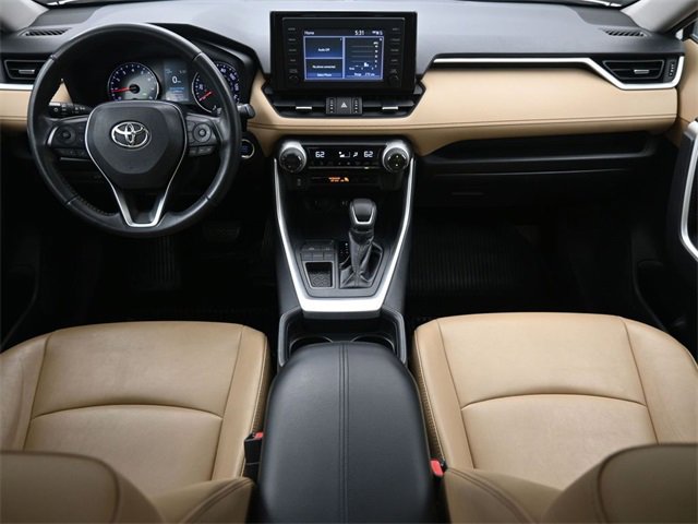 Used 2019 Toyota RAV4 XLE Premium image 23