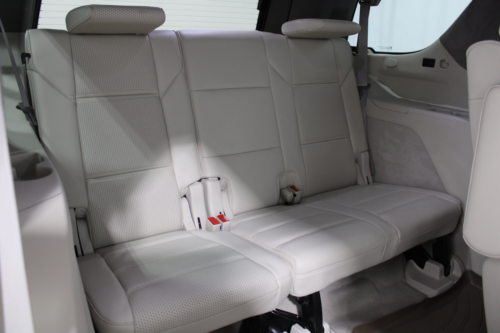 Used 2021 Cadillac Escalade Premium Luxury Platinum AWD/4WD image 28