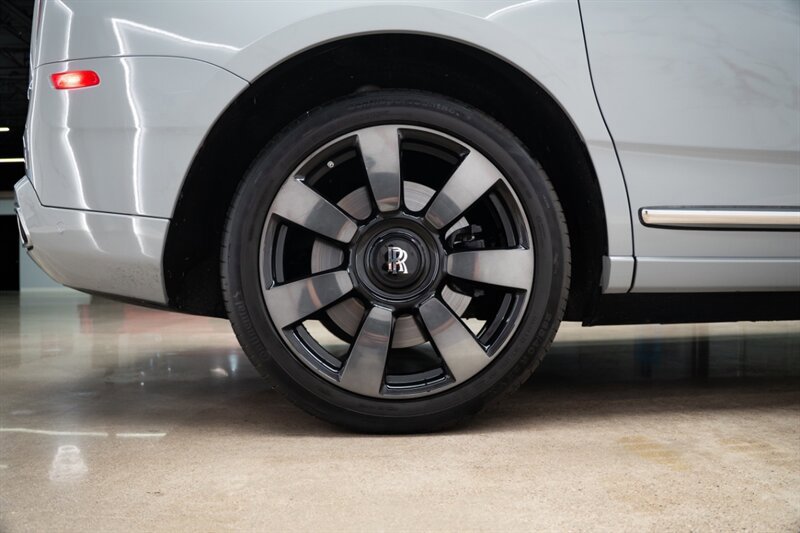 Used 2020 Rolls-Royce Cullinan AWD/4WD image 37