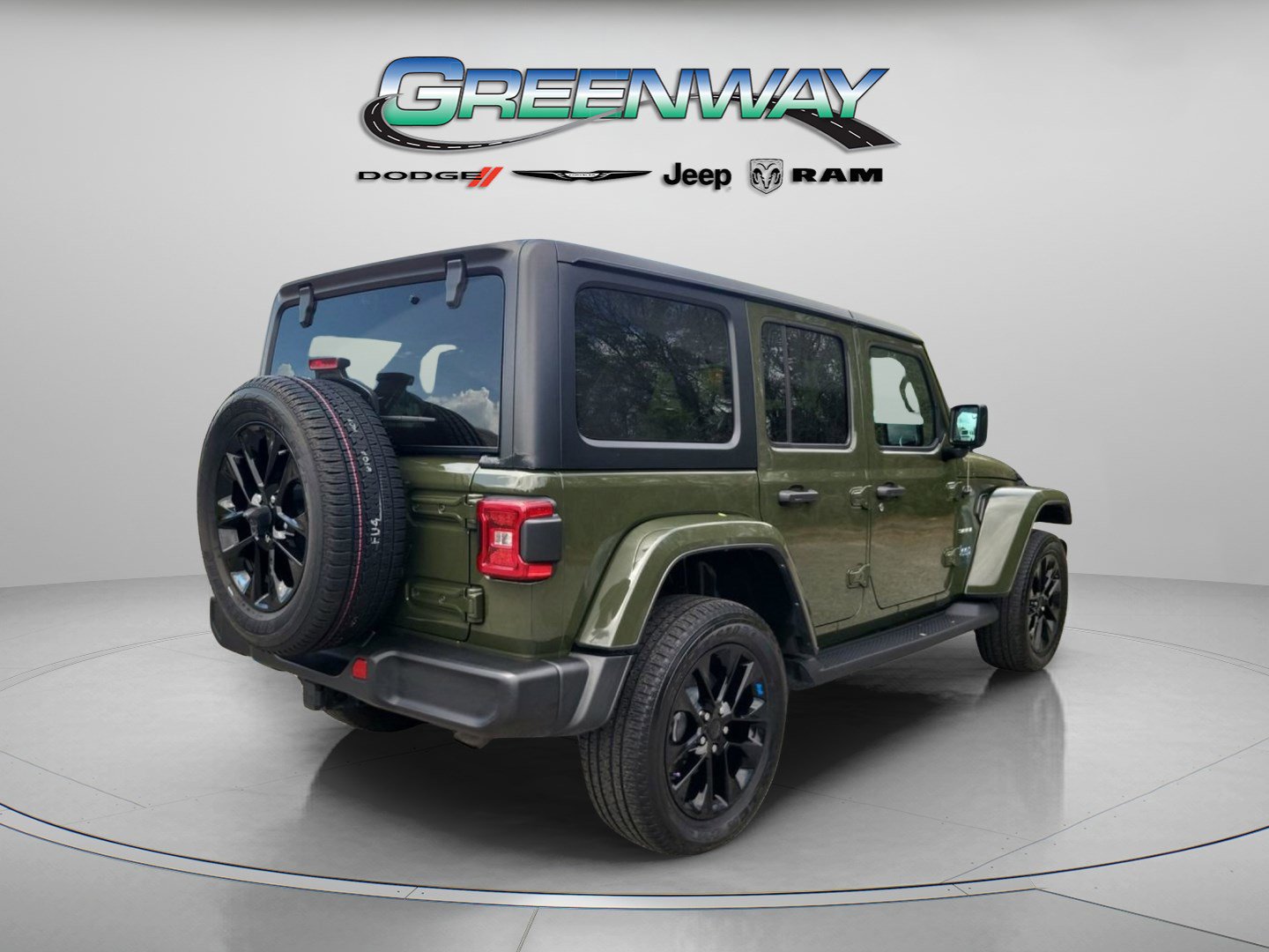 Used 2023 Jeep Wrangler Unlimited Sahara AWD/4WD image 3