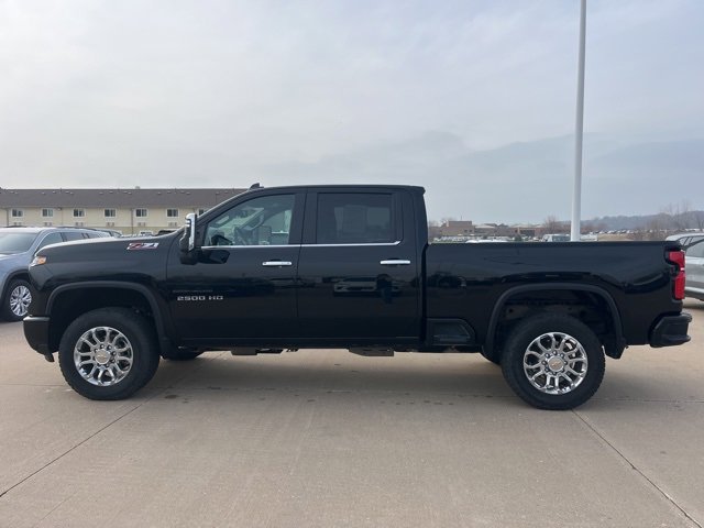 Used 2025 Chevrolet Silverado 2500 LT w/ Z71 Chrome Sport Edition image 10