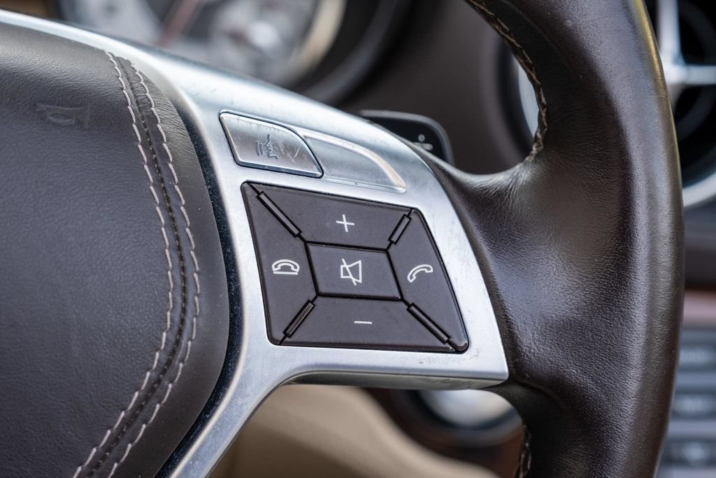 Used 2013 Mercedes-Benz SL 550 w/ Premium Pkg image 27