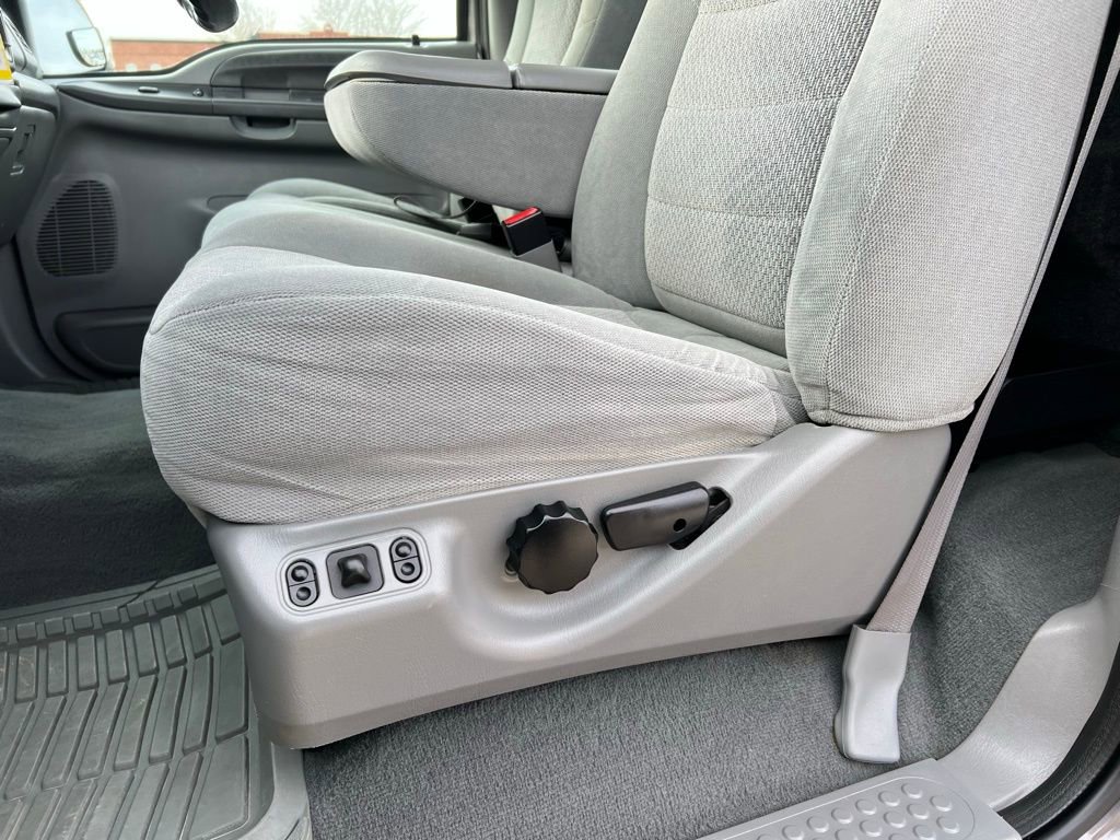 Used 2004 Ford F350 XLT image 14