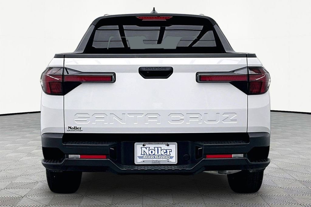 Used 2025 Hyundai Santa Cruz SEL FWD image 4