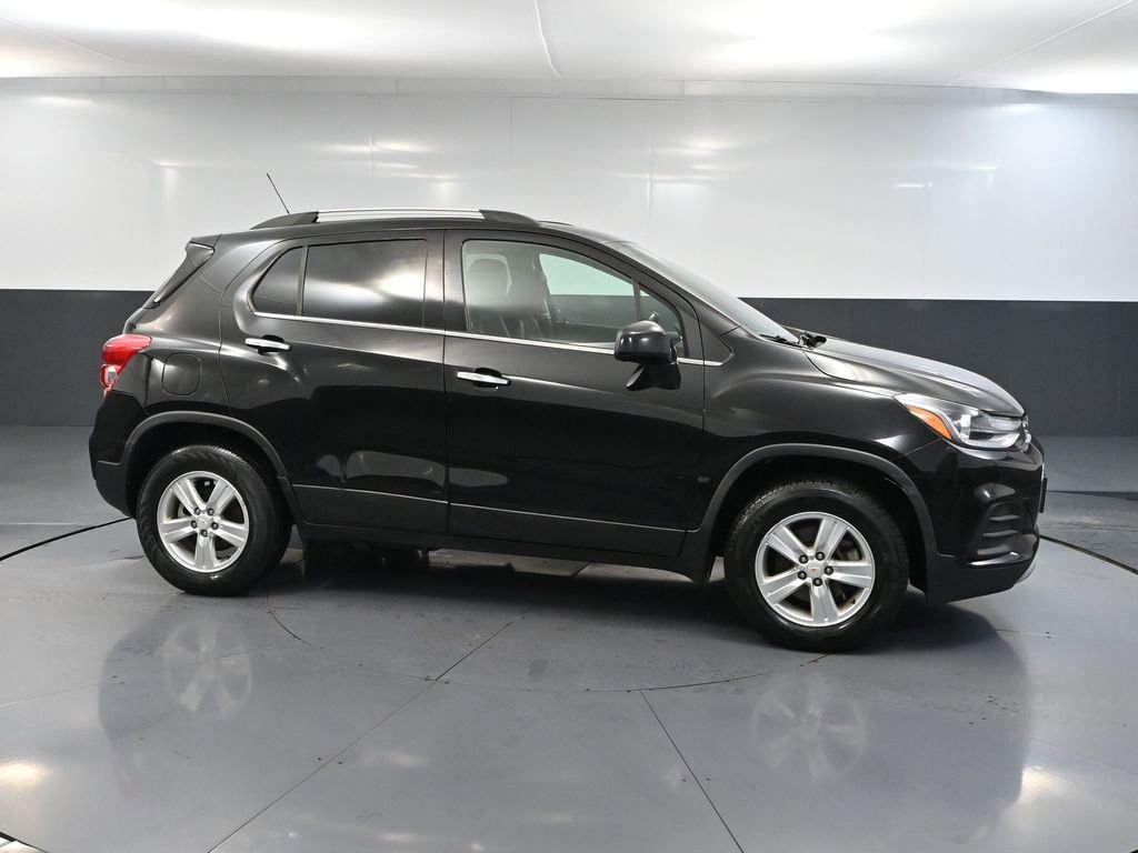 Used 2020 Chevrolet Trax LT w/ LT Convenience Package image 4
