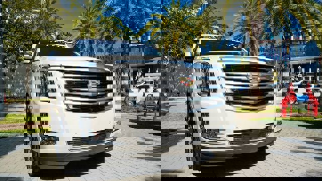 Used 2019 Cadillac Escalade ESV Premium Luxury image 39