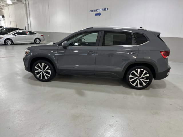 Certified 2022 Volkswagen Taos SE image 5