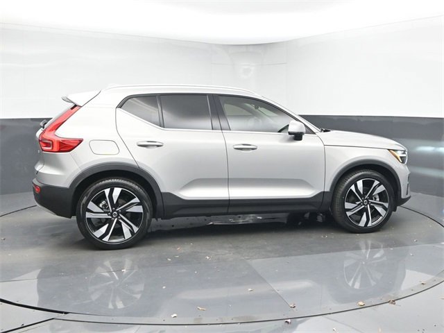 Used 2023 Volvo XC40 B5 Plus w/ Driver Assist Package image 8