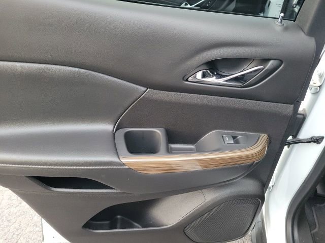 Used 2023 GMC Acadia SLE image 34