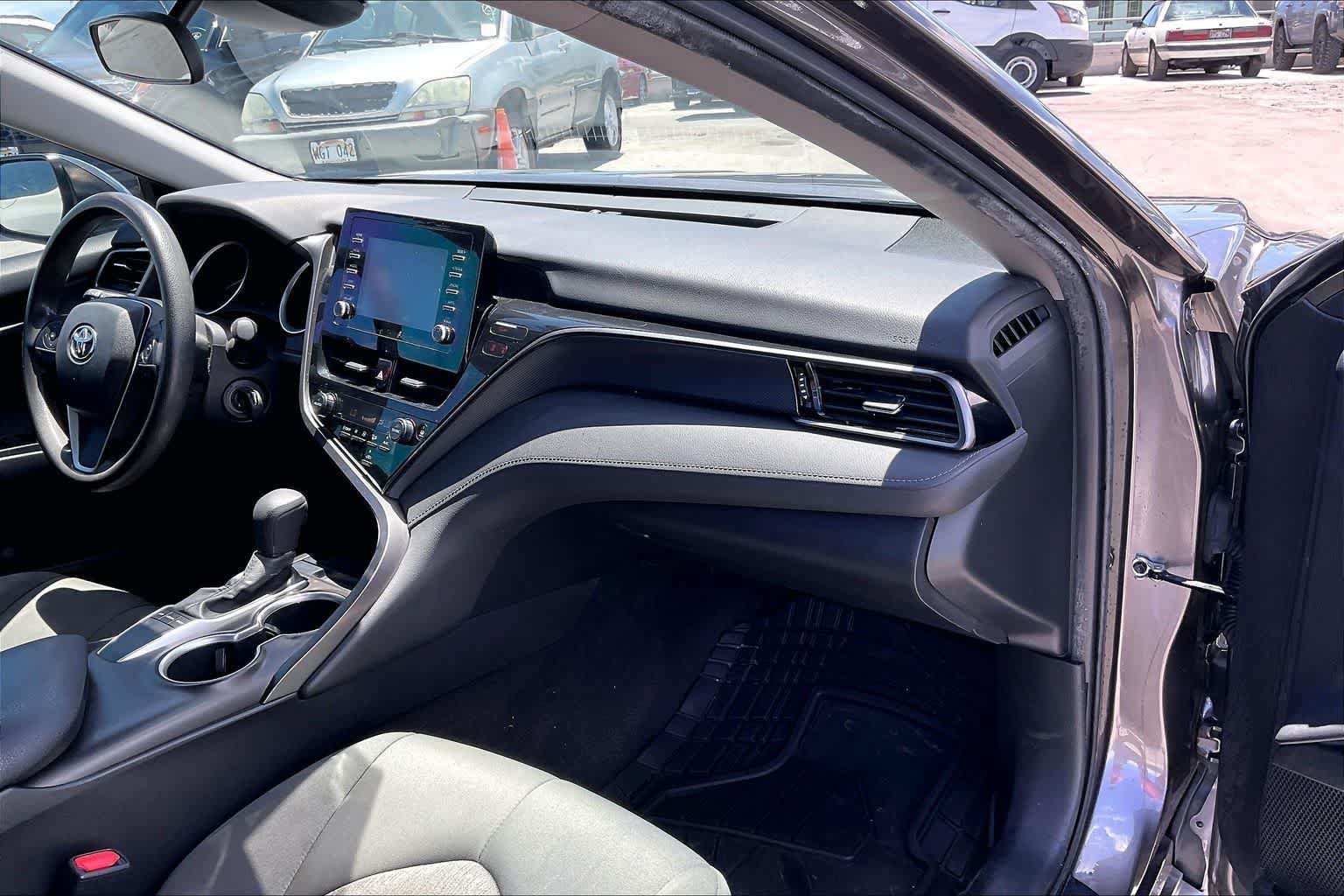 Used 2022 Toyota Camry LE FWD image 23