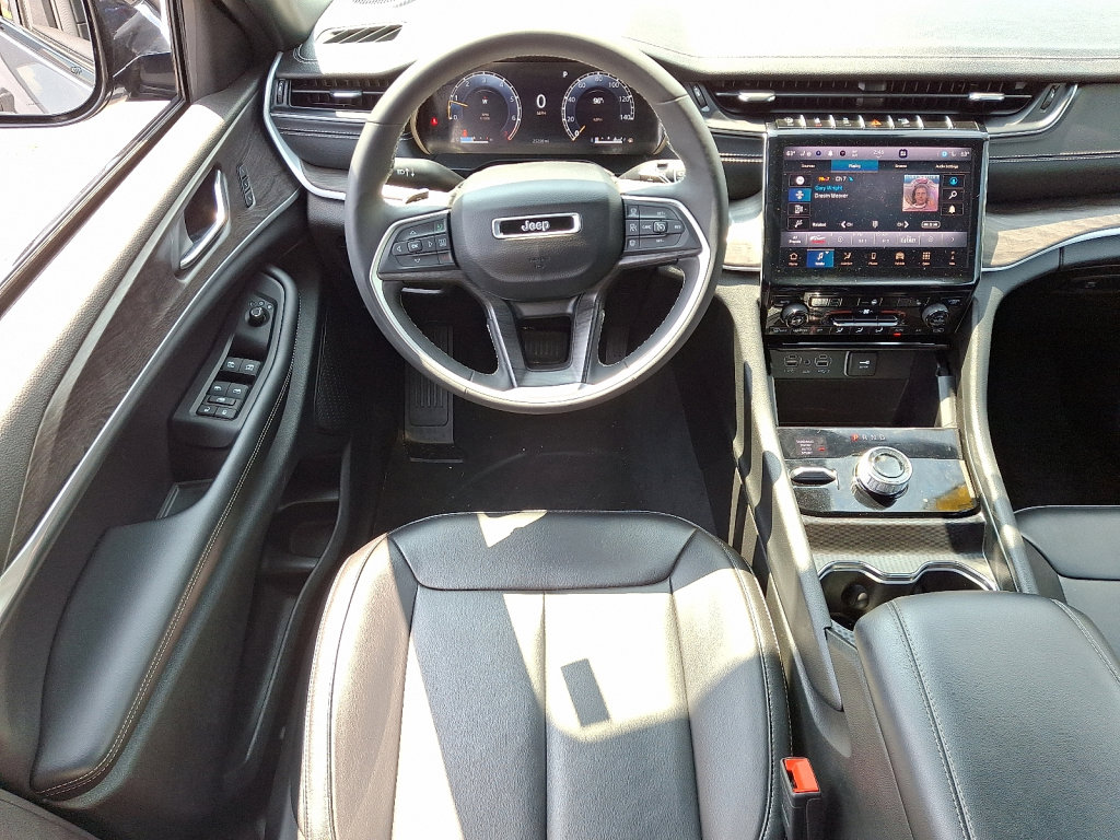 Used 2024 Jeep Grand Cherokee Limited image 22