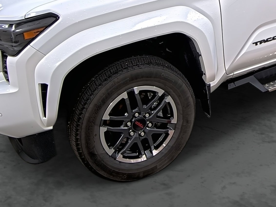 Used 2024 Toyota Tacoma TRD Sport w/ TRD Sport Upgrade Package image 7