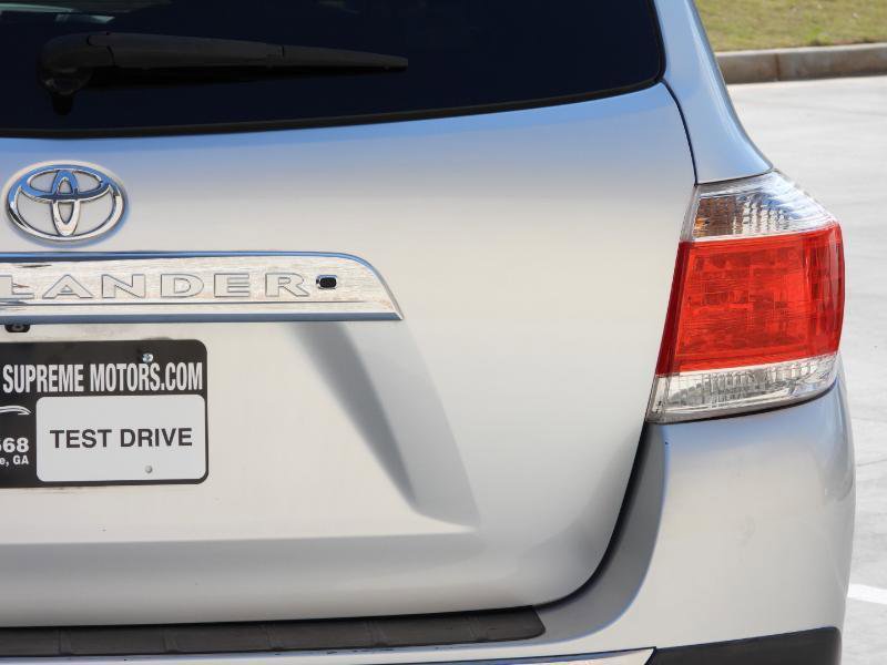 Used 2012 Toyota Highlander SE w/ Tow Pkg FWD image 21