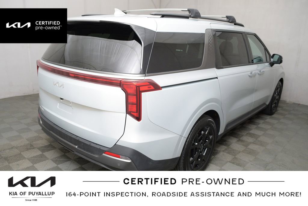 Used 2025 Kia Carnival SX w/ SX Dark Edition Package image 5