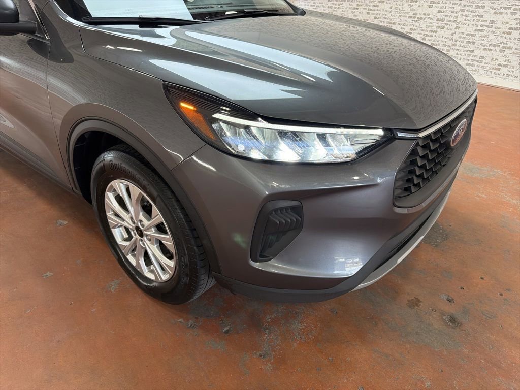 Used 2023 Ford Escape Active AWD/4WD image 9