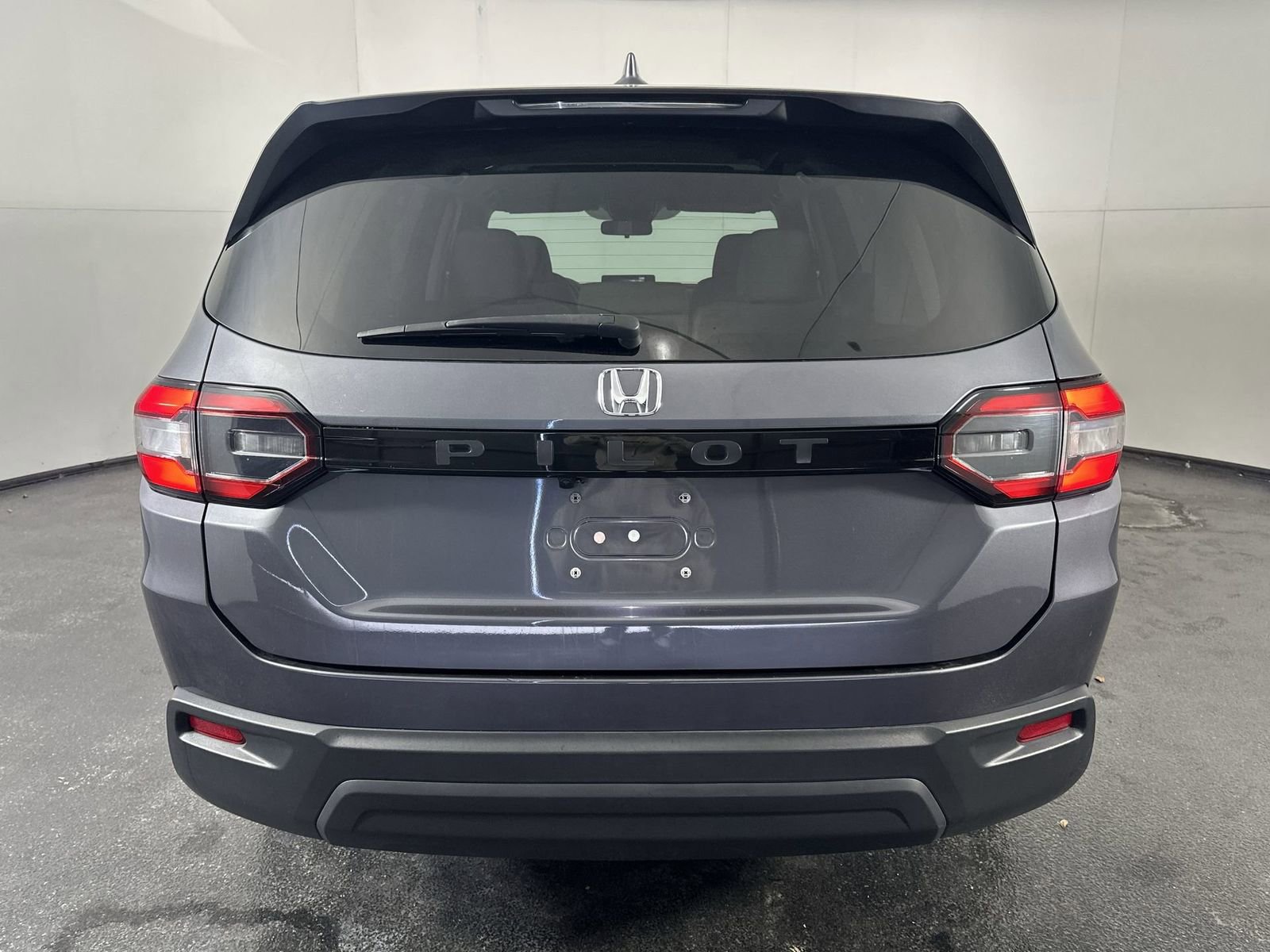 Used 2023 Honda Pilot LX image 10