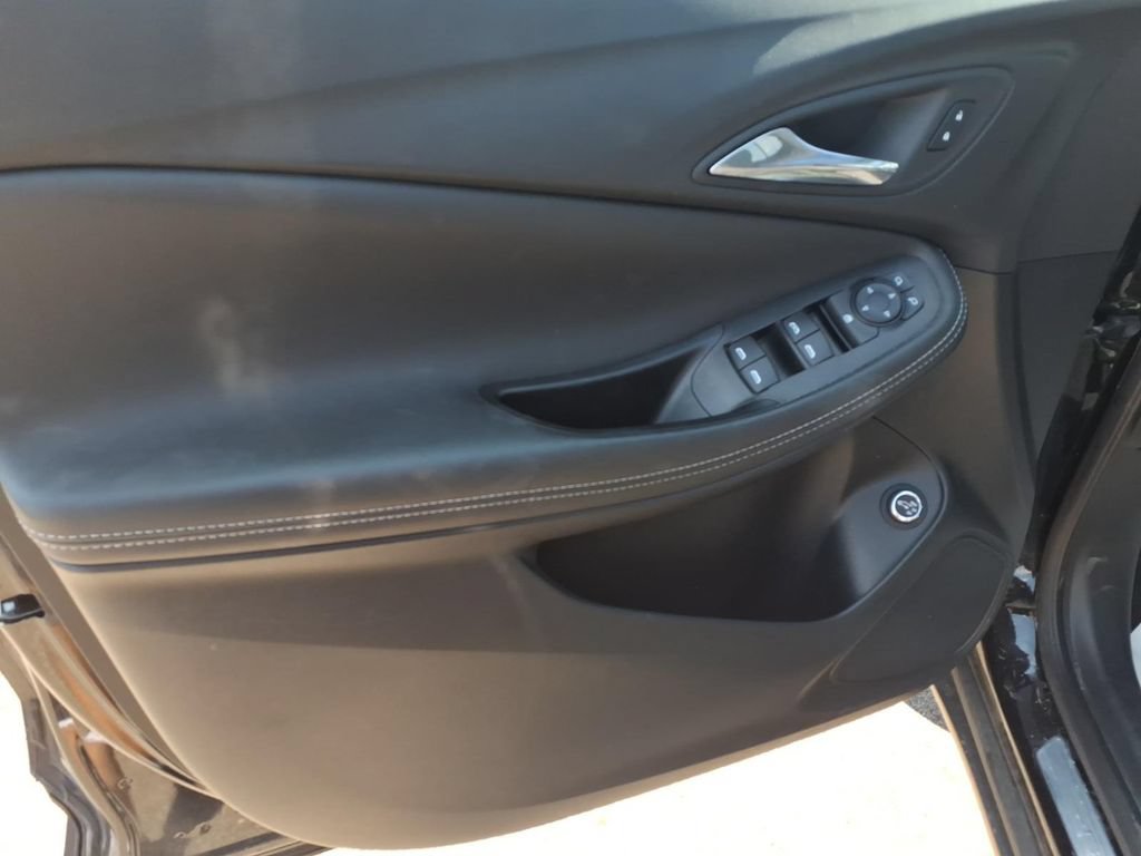 Used 2023 Buick Encore GX Select FWD image 11