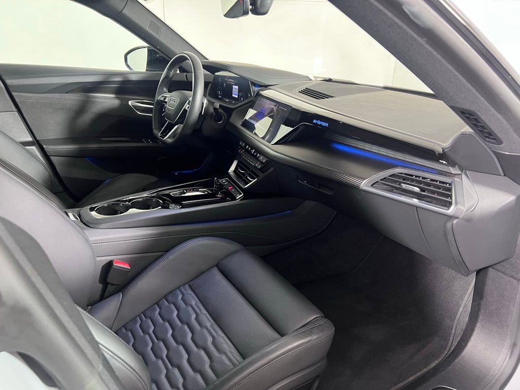Used 2023 Audi e-tron GT Premium Plus image 23