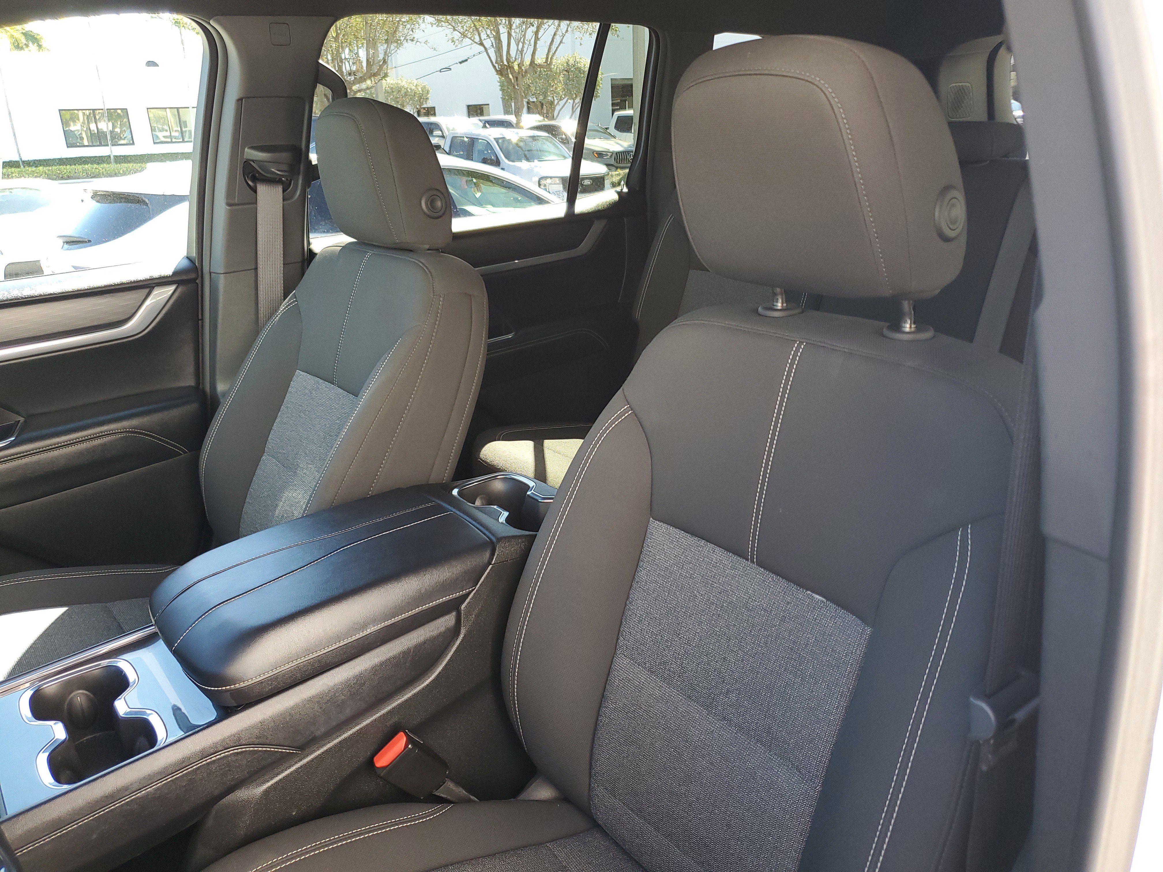 Used 2025 GMC Acadia Elevation image 20