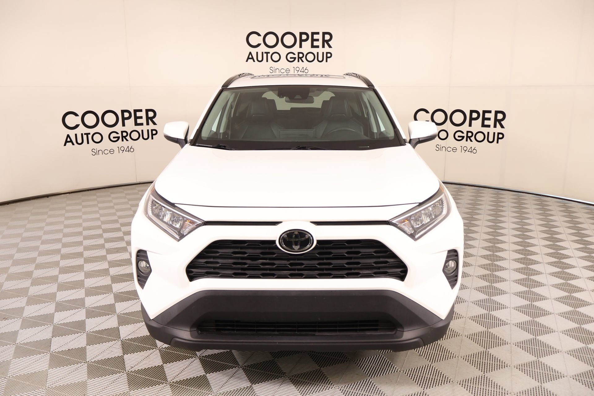 Used 2020 Toyota RAV4 XLE Premium AWD/4WD image 9
