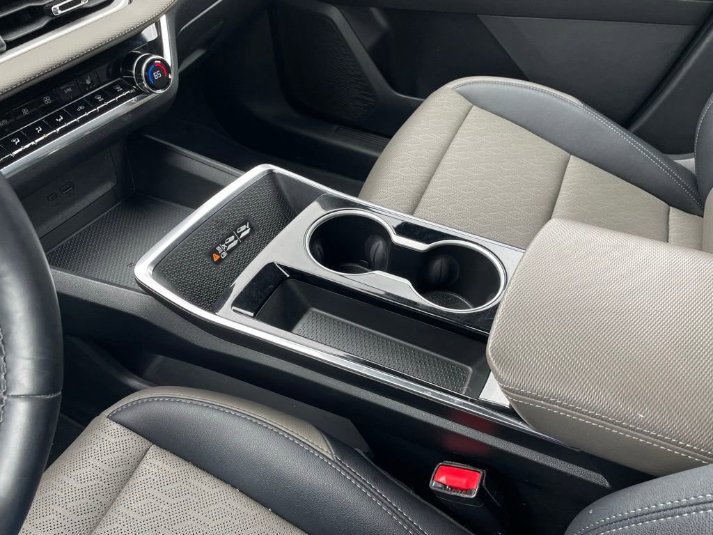 Used 2025 Chevrolet Equinox LT w/ Convenience Package II image 20