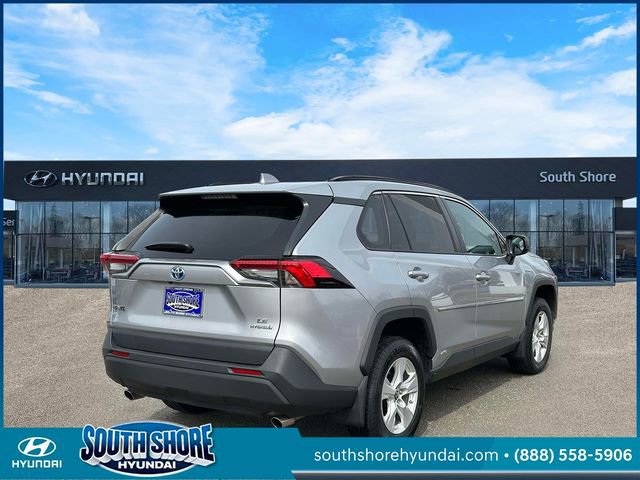 Used 2021 Toyota RAV4 LE AWD/4WD image 6