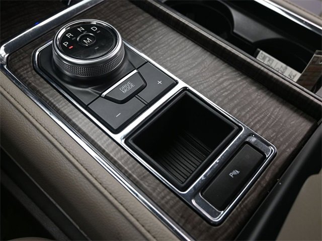 Used 2019 Ford Expedition Limited w/ Equipment Group 301A image 16