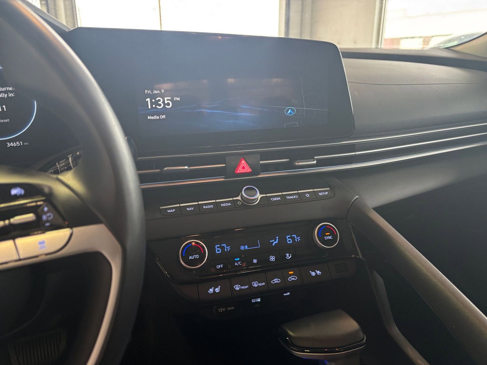 Used 2025 Hyundai Elantra Limited image 21