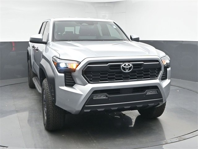 Used 2024 Toyota Tacoma TRD Off-Road image 2
