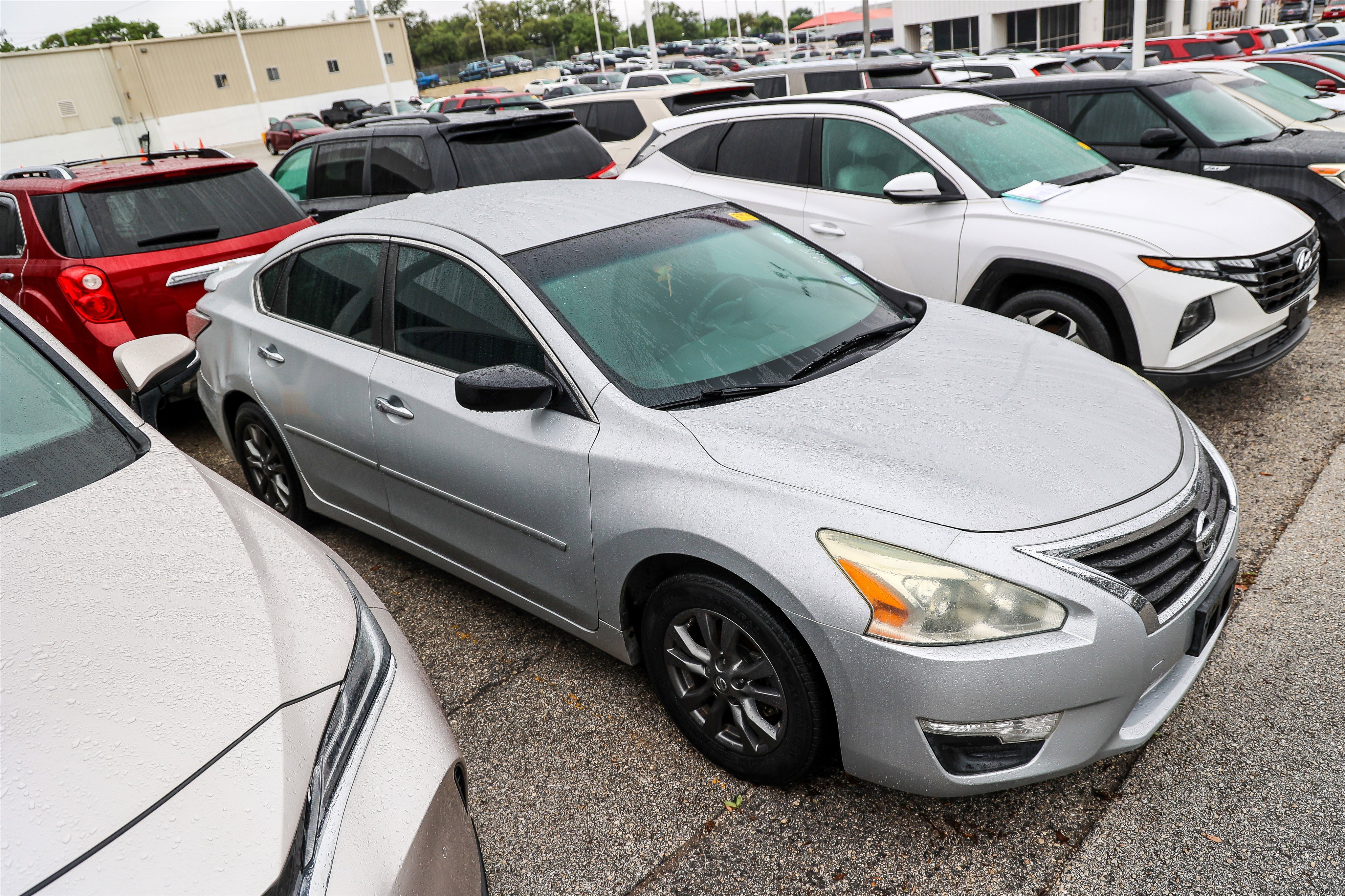 Used 2015 Nissan Altima 2.5 S w/ Sport Value Package image 7