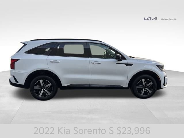 Certified 2022 Kia Sorento S w/ Panoramic Sunroof Package image 9