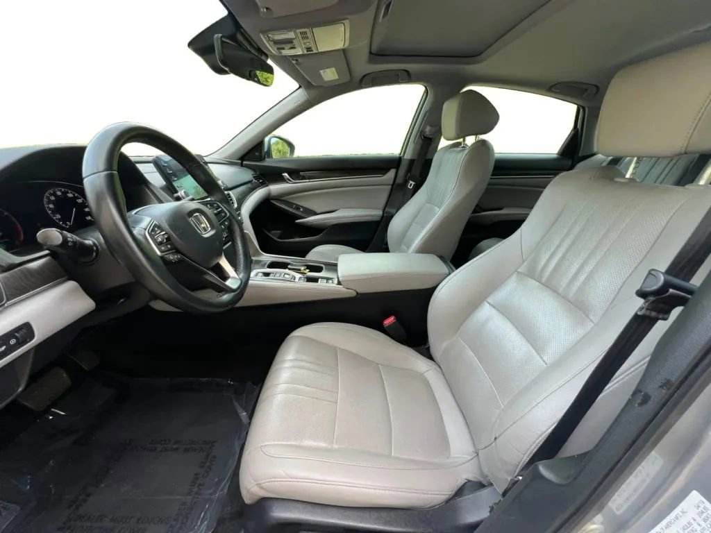 Used 2019 Honda Accord Touring image 9
