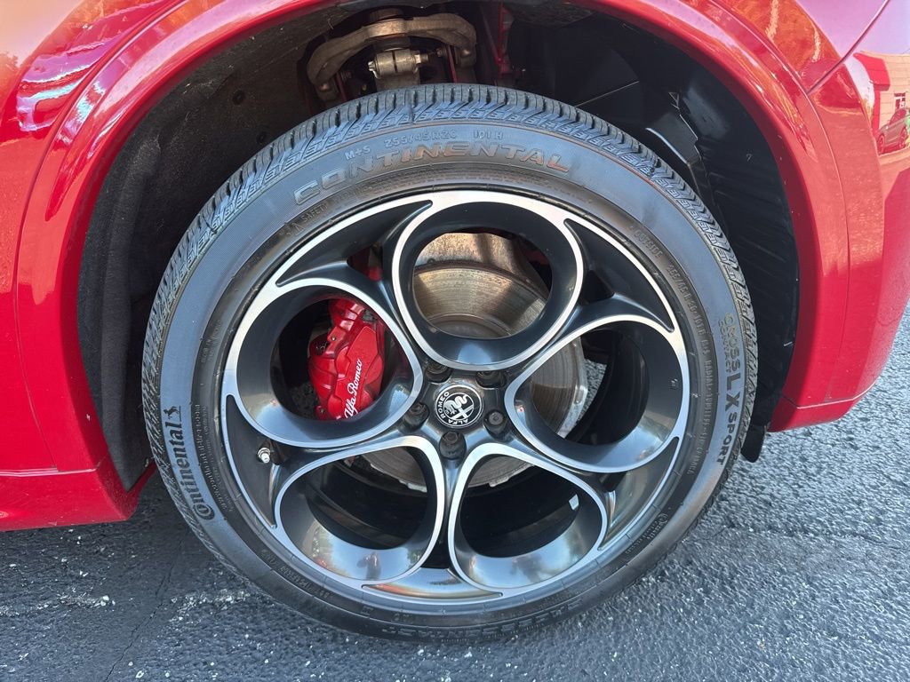 Used 2022 Alfa Romeo Stelvio Veloce image 21