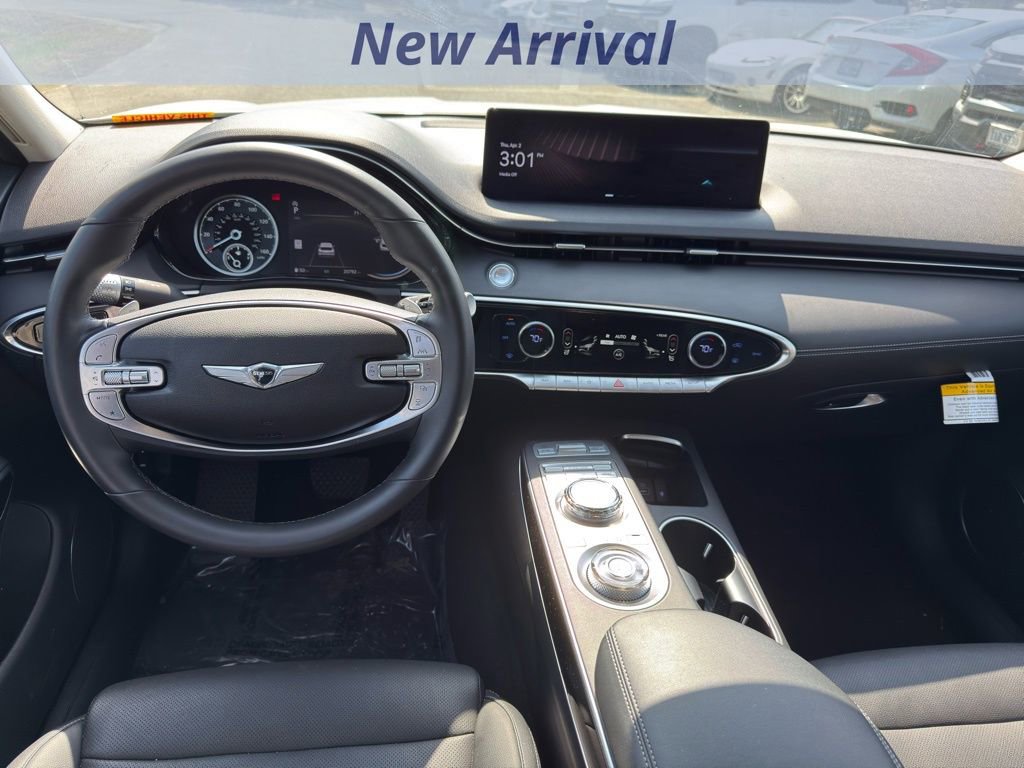 Used 2025 Genesis GV70 2.5T AWD/4WD image 8