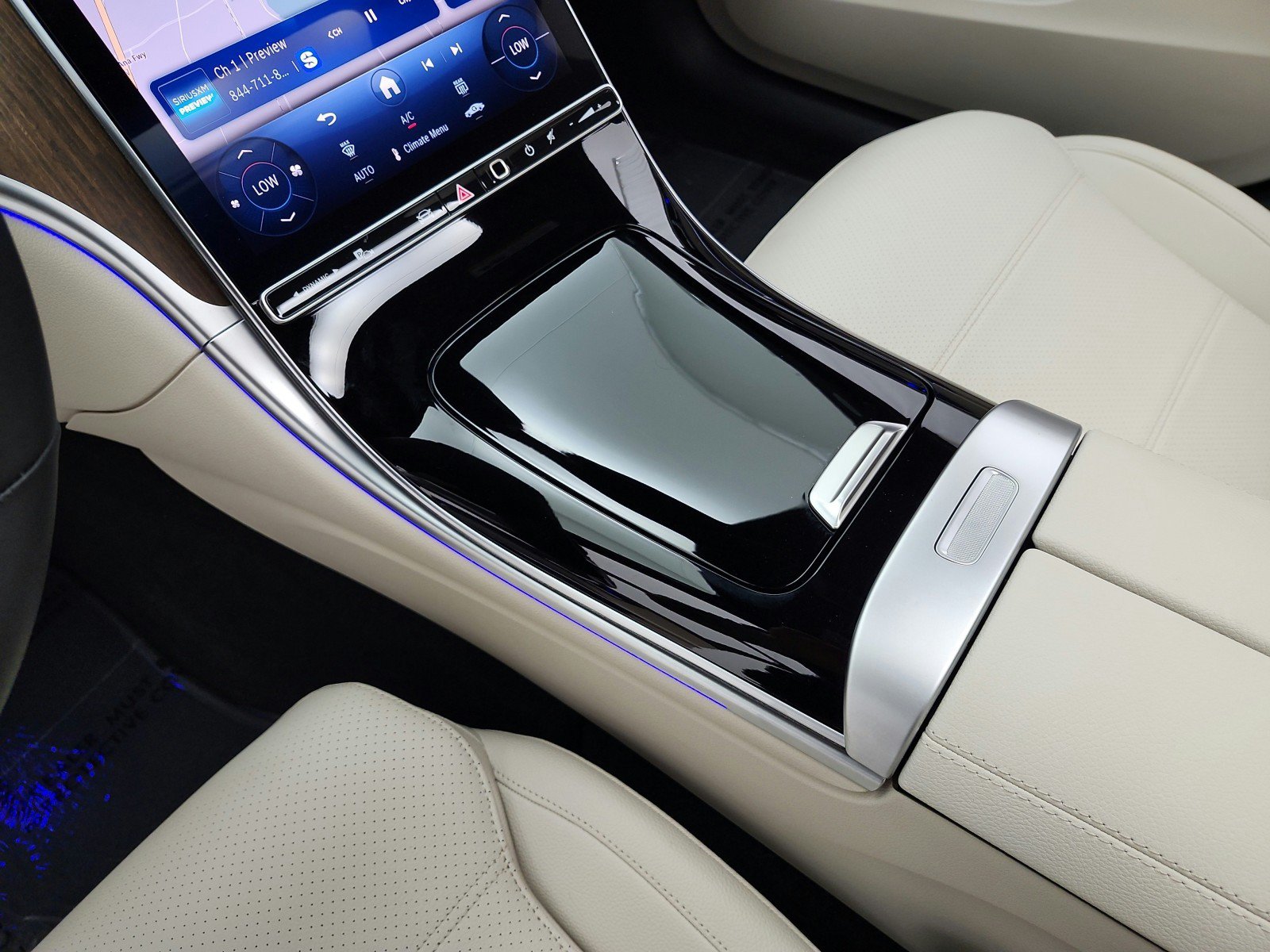 Certified 2025 Mercedes-Benz C 300 Sedan image 11