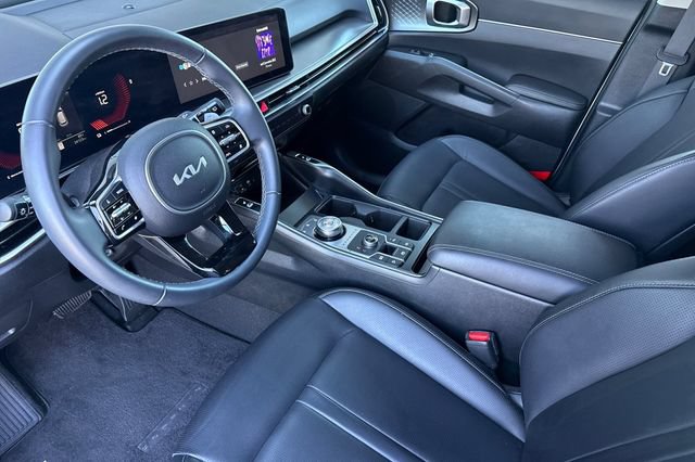 Certified 2025 Kia Sorento EX AWD/4WD image 12