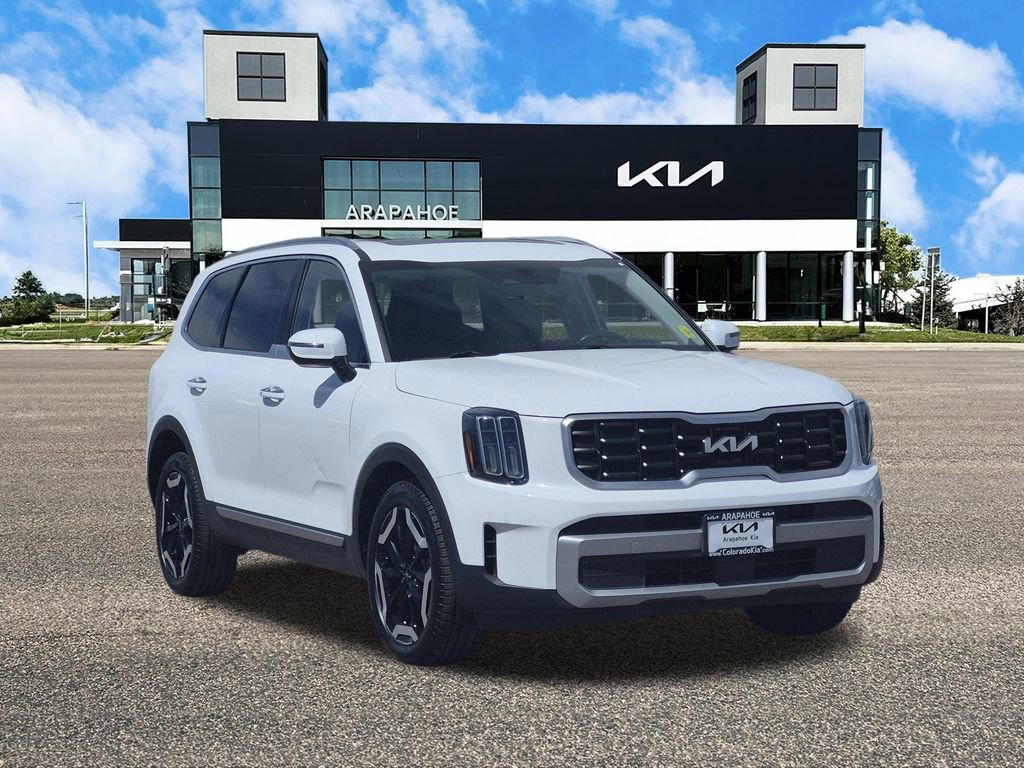 Certified 2023 Kia Telluride S w/ S Sunroof Package AWD/4WD image 3