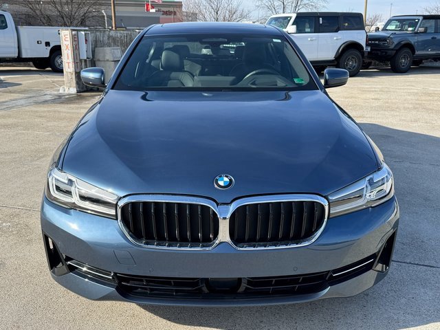 Used 2023 BMW 530i xDrive w/ Premium Package image 2