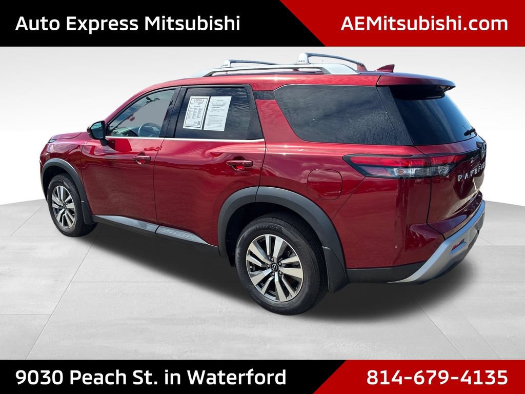 Used 2023 Nissan Pathfinder SL AWD/4WD image 5