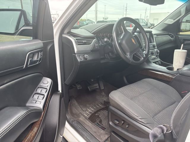 Used 2016 Chevrolet Suburban LS RWD image 8