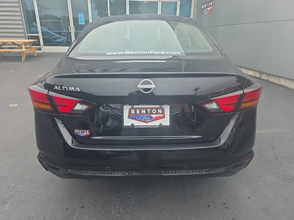 Used 2025 Nissan Altima 2.5 SV FWD image 7