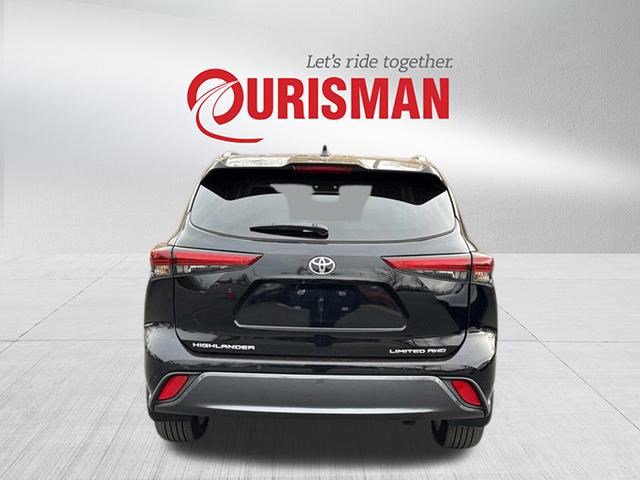 Used 2023 Toyota Highlander Limited image 3