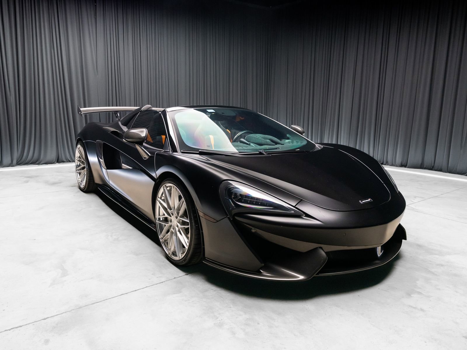 Used 2018 McLaren 570S Spider RWD image 18