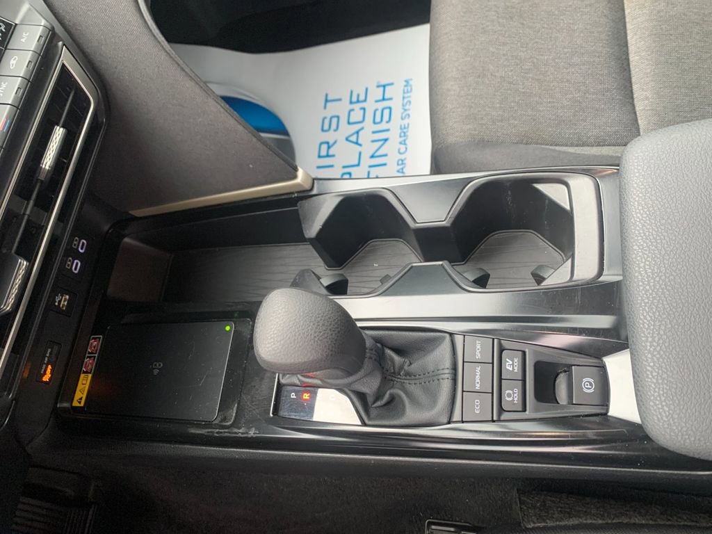 Used 2025 Toyota Camry LE image 24