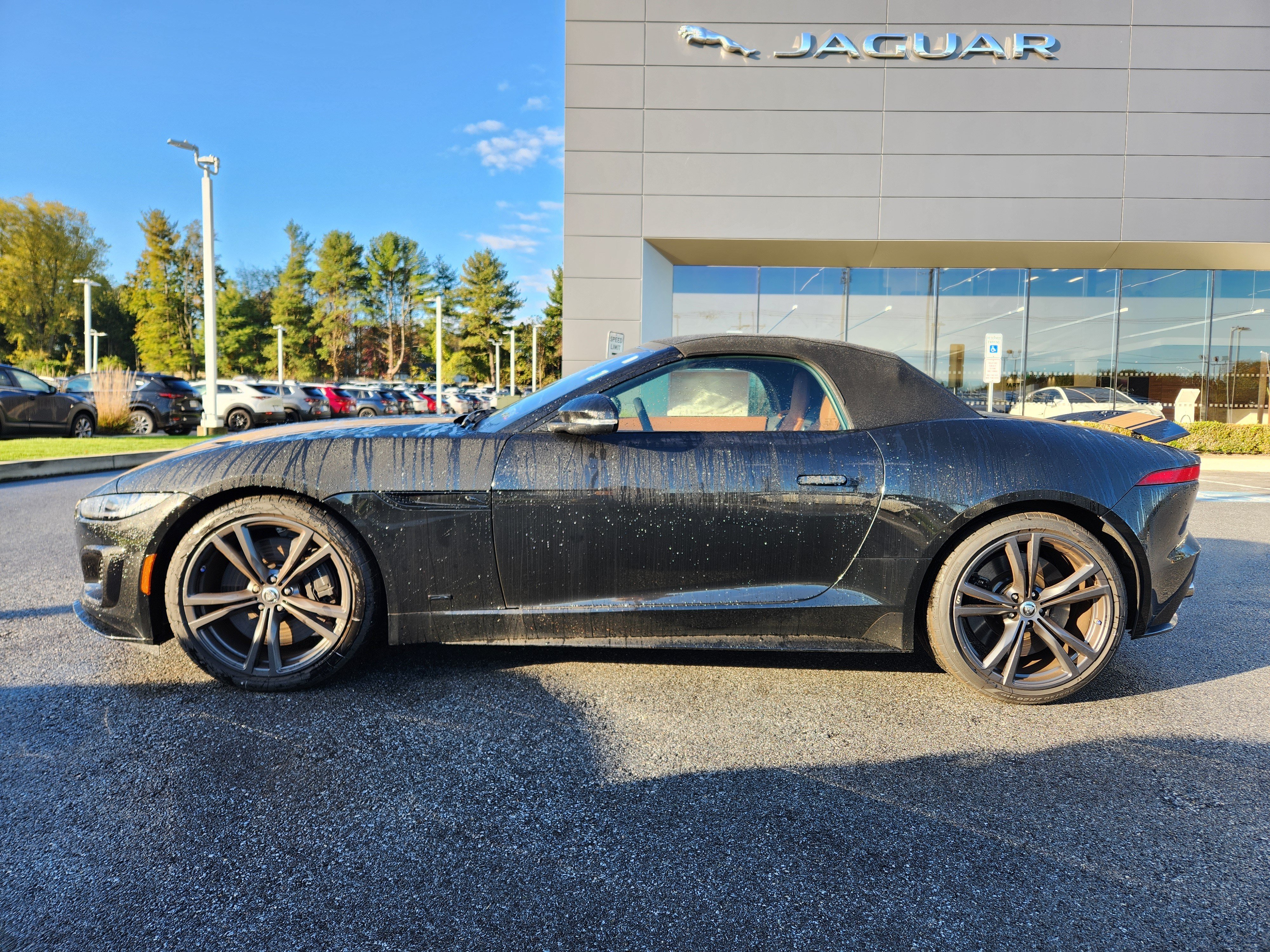 Used 2024 Jaguar F-TYPE R AWD/4WD image 5