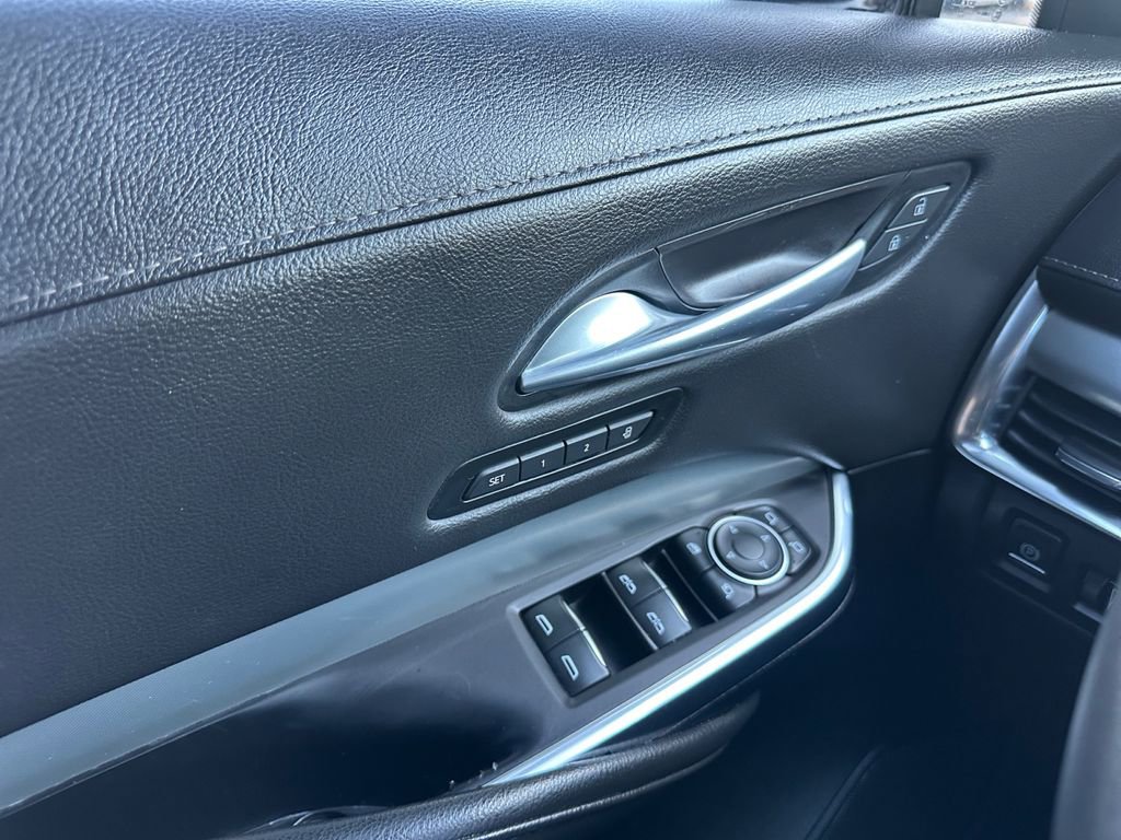 Used 2022 Cadillac XT4 Premium Luxury w/ Enhanced Visibility Package image 11